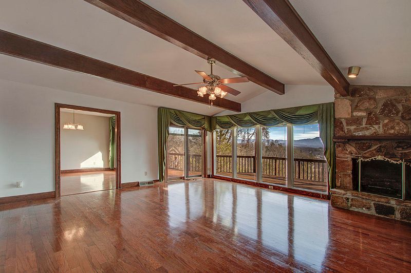 1630 Valley Rd, Sevierville, TN 37862