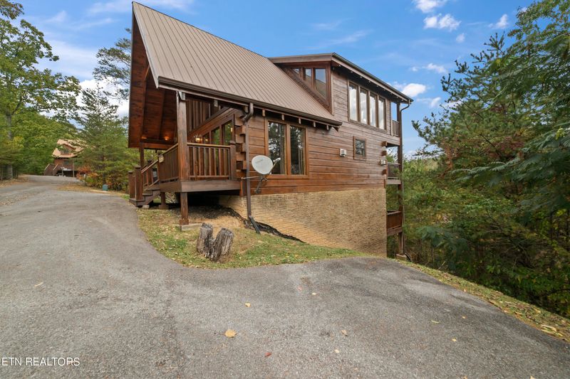 1631 Barn Door Ln, Sevierville, TN 37862