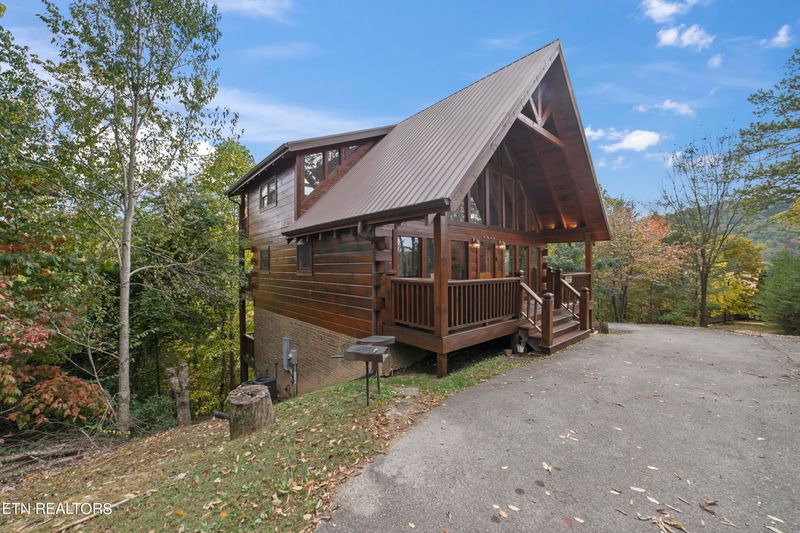 1631 Barn Door Ln, Sevierville, TN 37862