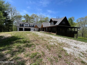 1631 Grave Hill Rd, Oneida, TN 37841