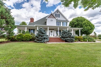 1631 Graves Rd, Strawberry Plains, TN 37871