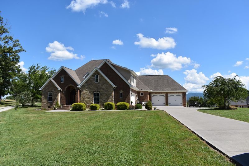 1631 Parton Cir, Seymour, TN 37865