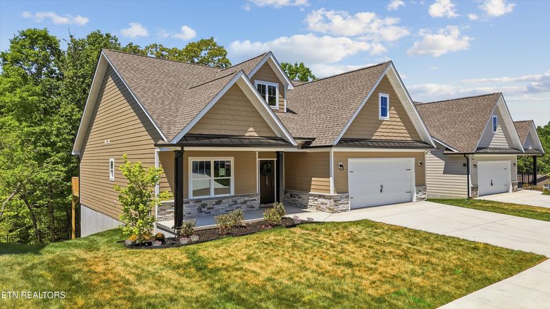 1632 Green Meadows Ln, Lenoir City, TN 37771