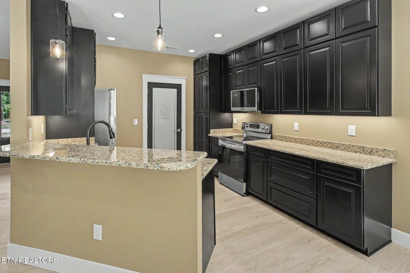 1632 Valley Woods Dr, Sevierville, TN 37862