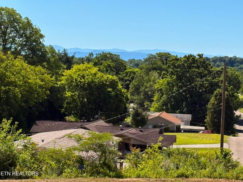 1636 Leconte Rd, Knoxville, TN 37914