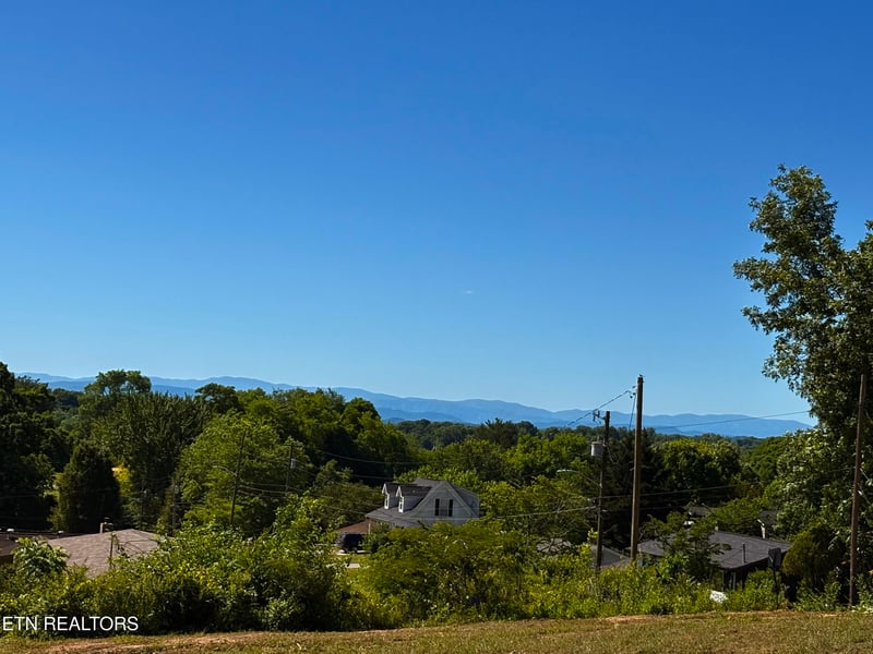 1636 Leconte Rd, Knoxville, TN 37914