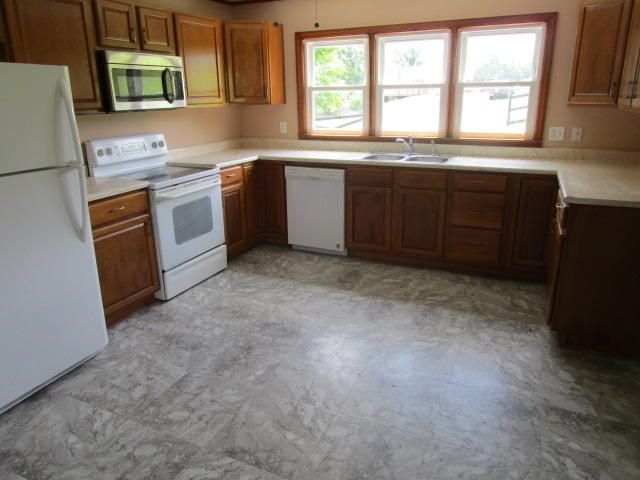 1637 Tater Valley Rd, Washburn, TN 37888