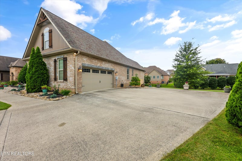 1638 Amhurst Ln, Maryville, TN 37801