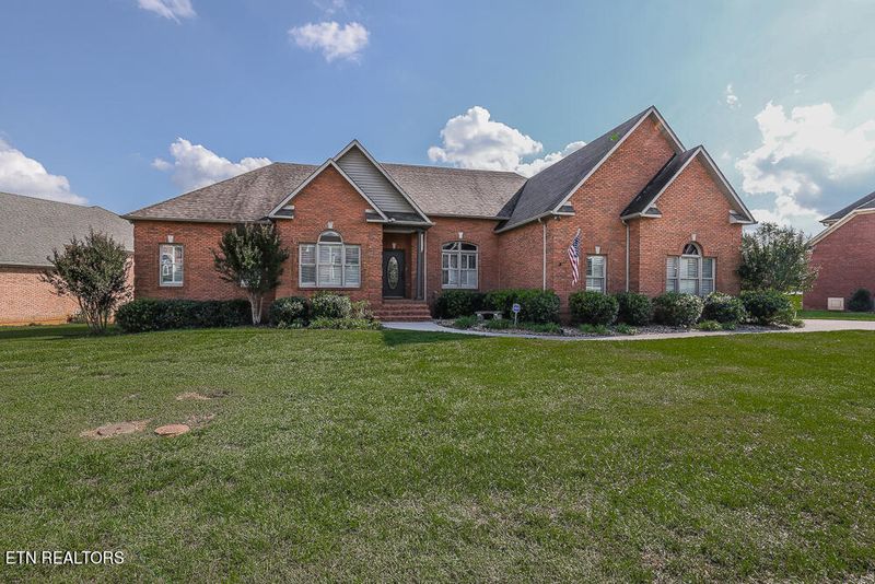 1639 Pinnacle Point Dr, Alcoa, TN 37701