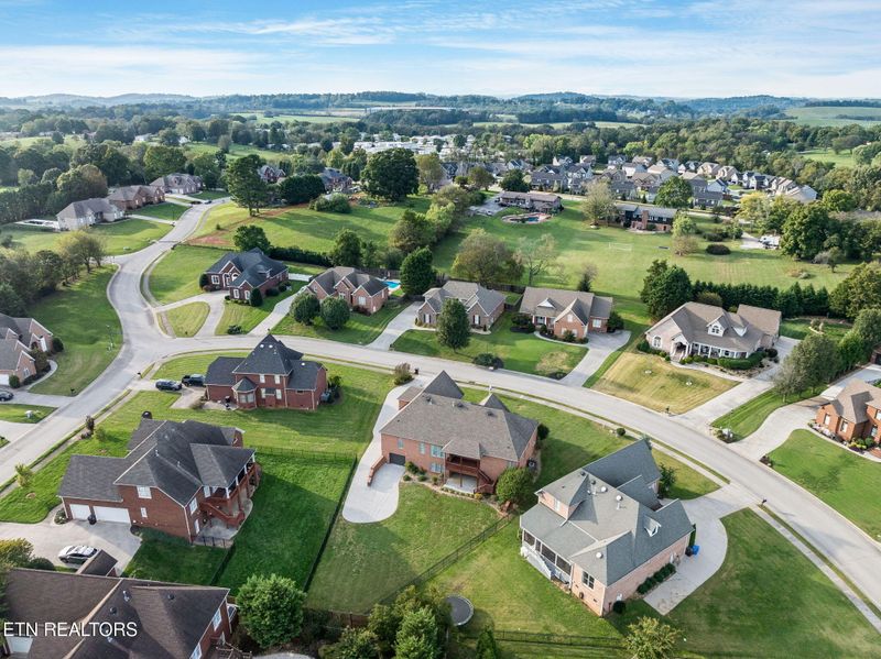1639 Pinnacle Point Dr, Alcoa, TN 37701