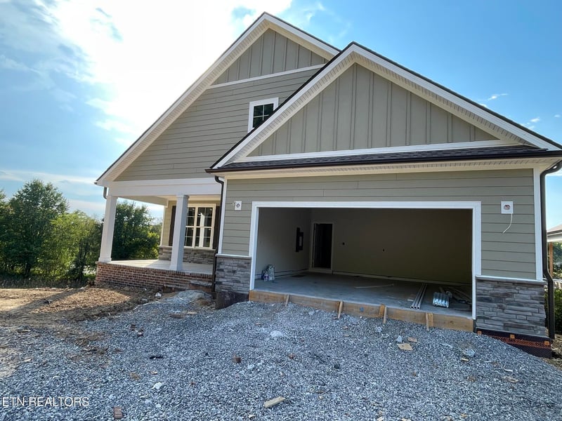 164 Cherry Blossom Ct, Lenoir City, TN 37772