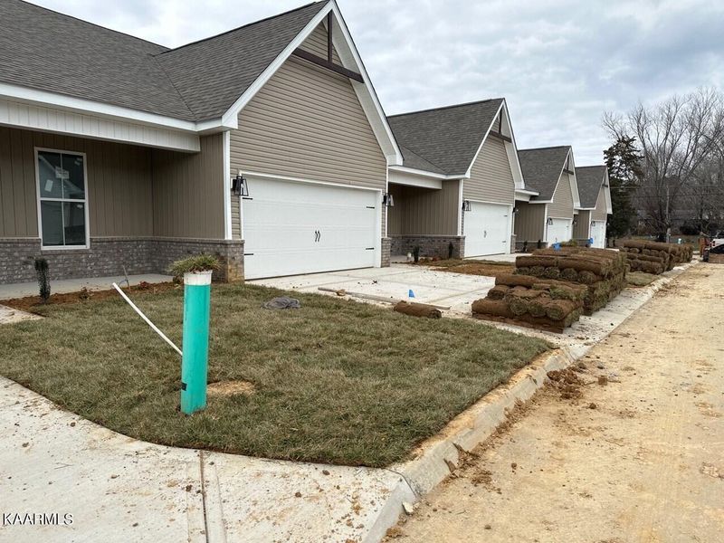164 Creekside Way, Lenoir City, TN 37771