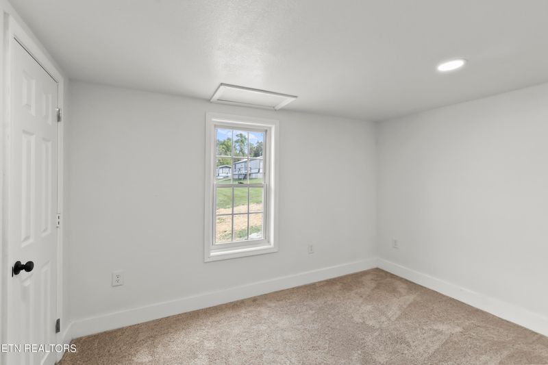 164 East St, Jacksboro, TN 37757