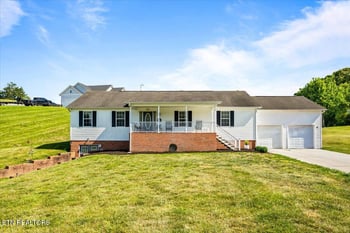 164 Gail Ln, Jacksboro, TN 37757