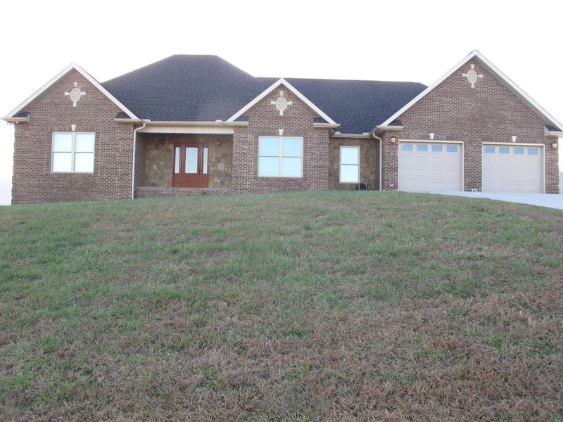 164 Grandview Ln, Jacksboro, TN 37757