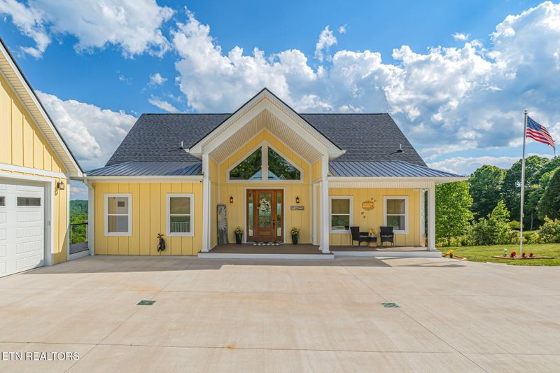 164 Kennedys Loop, Lafollette, TN 37766