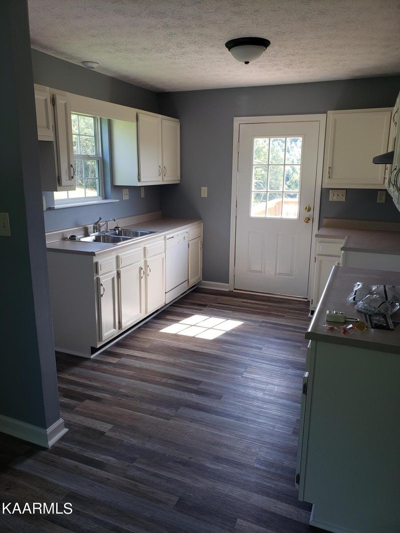 164 Kenzie Ln, Lafollette, TN 37766
