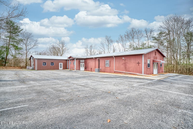 164 Oak Rd, Crossville, TN 38555