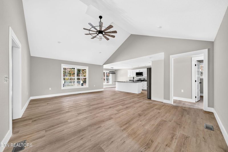 164 Pine Breeze Dr, Monterey, TN 38574