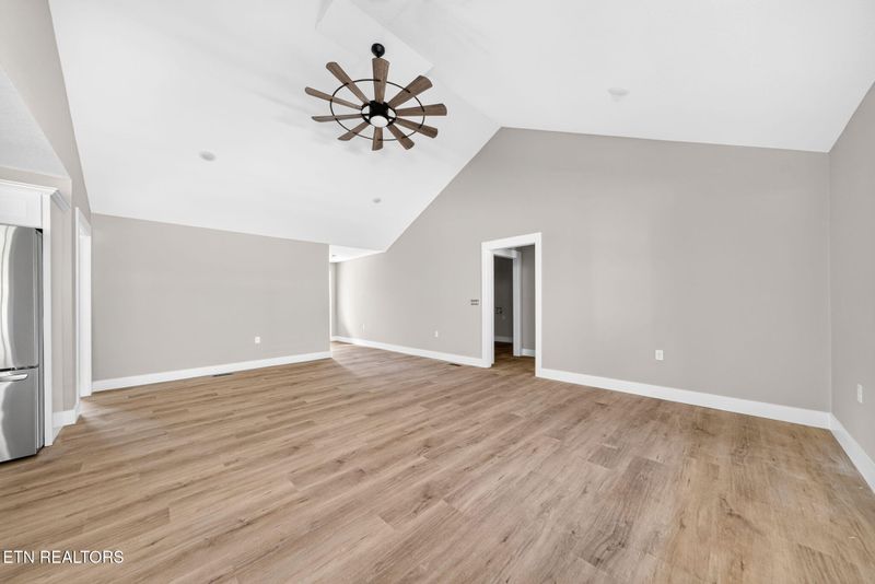164 Pine Breeze Dr, Monterey, TN 38574