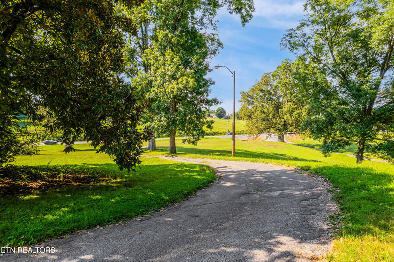 16408 U S 11 E, Lenoir City, TN 37772