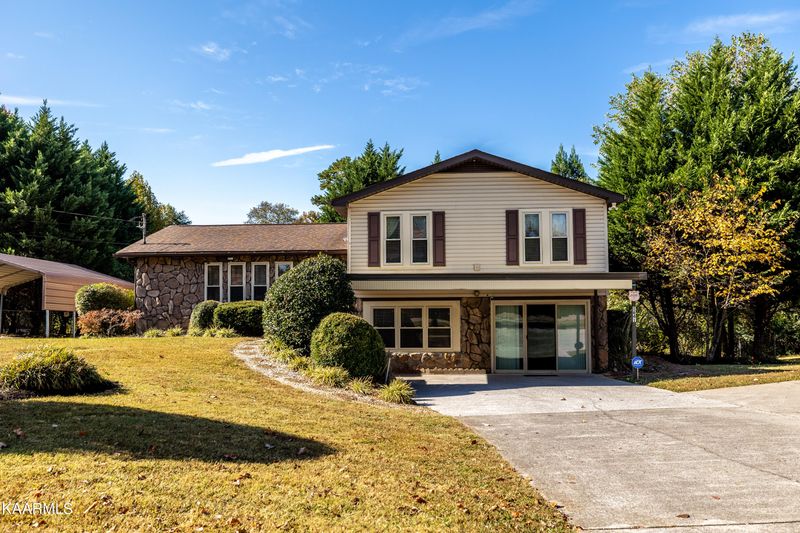 1641 Middlesettlements Rd, Maryville, TN 37801