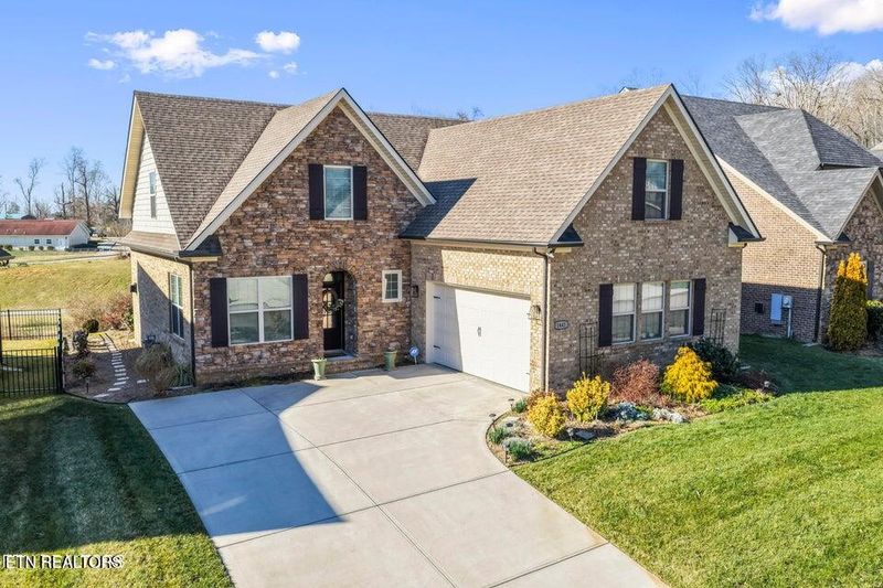 1641 Sugarfield Ln, Knoxville, TN 37932