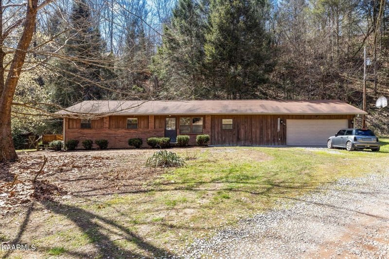 1643 Arron Way, Sevierville, TN 37876