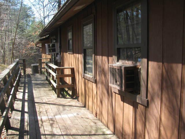 1643 Lakeside Dr, Sevierville, TN 37862