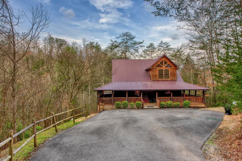 1645 Majestic Oak Way, Sevierville, TN 37876