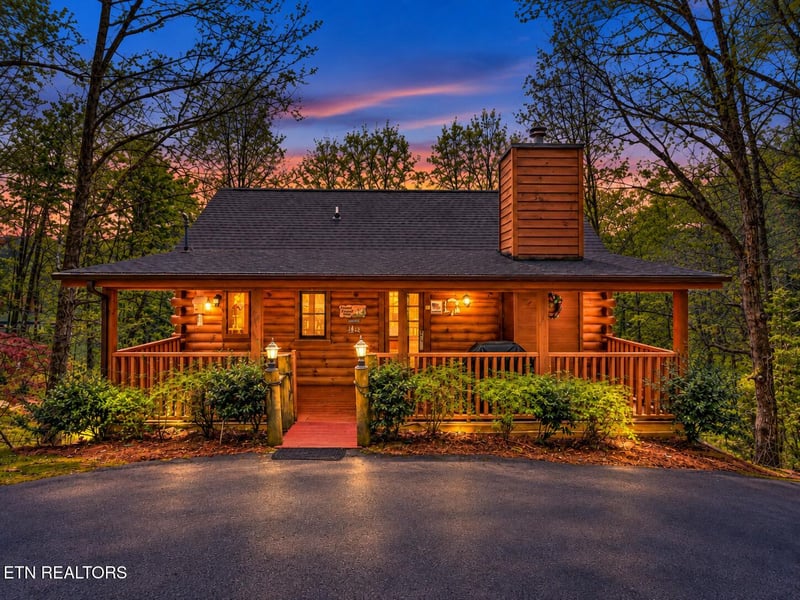 1645 S Mountain View Rd, Sevierville, TN 37876