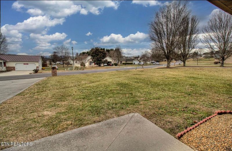 1646 Rivergate Dr, Sevierville, TN 37862