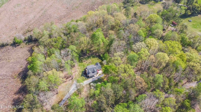 1647 Loudon Hwy, Philadelphia, TN 37846
