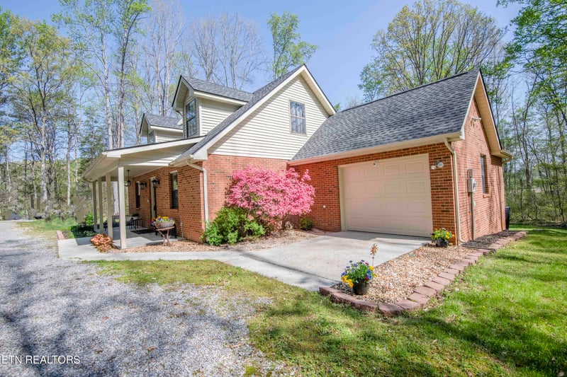 1647 Loudon Hwy, Philadelphia, TN 37846