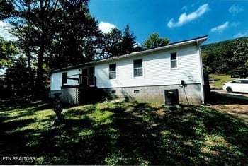 1648 Dutch Valley Rd, Clinton, TN 37716