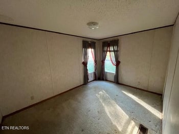 1648 Dutch Valley Rd, Clinton, TN 37716