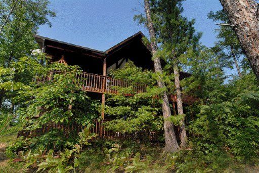 1648 Raccoon Den Way, Pigeon Forge, TN 37862