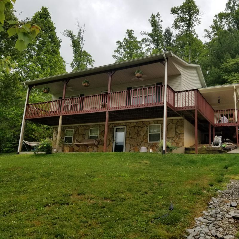 165 Bart Wollum Rd, Lancing, TN 37770