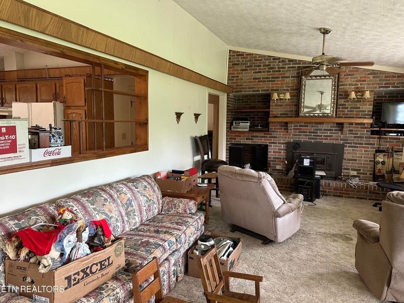 165 Bud Hatmaker Ln, Lafollette, TN 37766