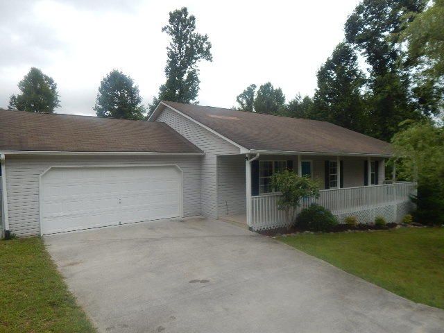 165 E Cumberland Ln, Speedwell, TN 37870