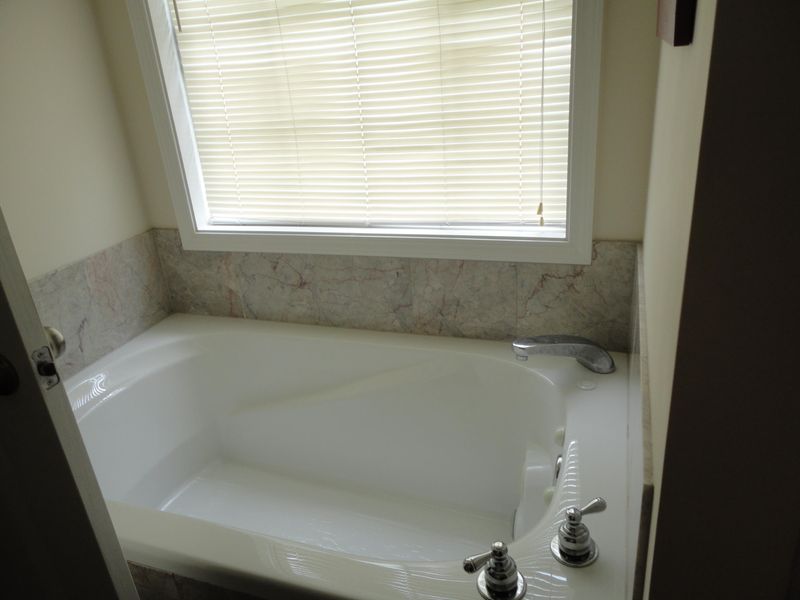 165 Far Vw, Jacksboro, TN 37757