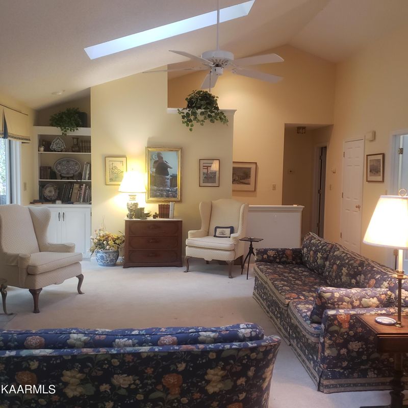 165 Inata Cir, Loudon, TN 37774