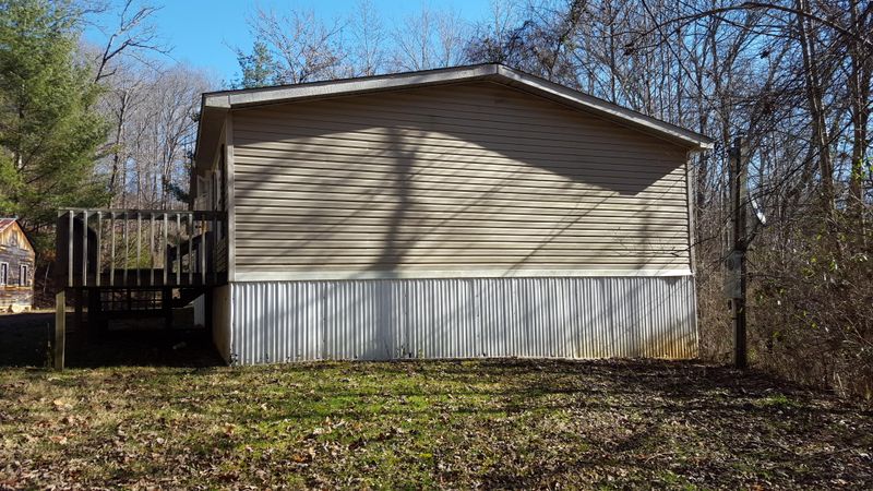 165 Jackson Ln, Jacksboro, TN 37757