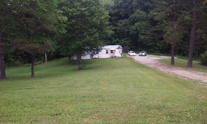165 Lakeview Ln, Jacksboro, TN 37757