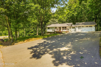 165 Lenz Dr, Kodak, TN 37764