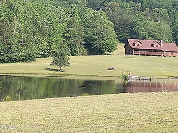 165 Lowe Galyon Ln, Philadelphia, TN 37846
