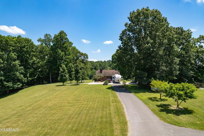 165 Merritt Ln, Luttrell, TN 37779