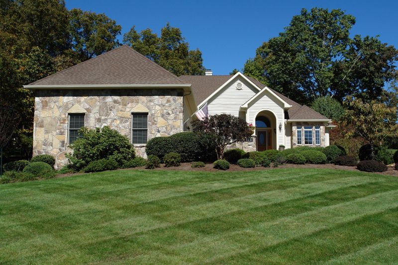 165 Mountain View Dr, Crossville, TN 38558