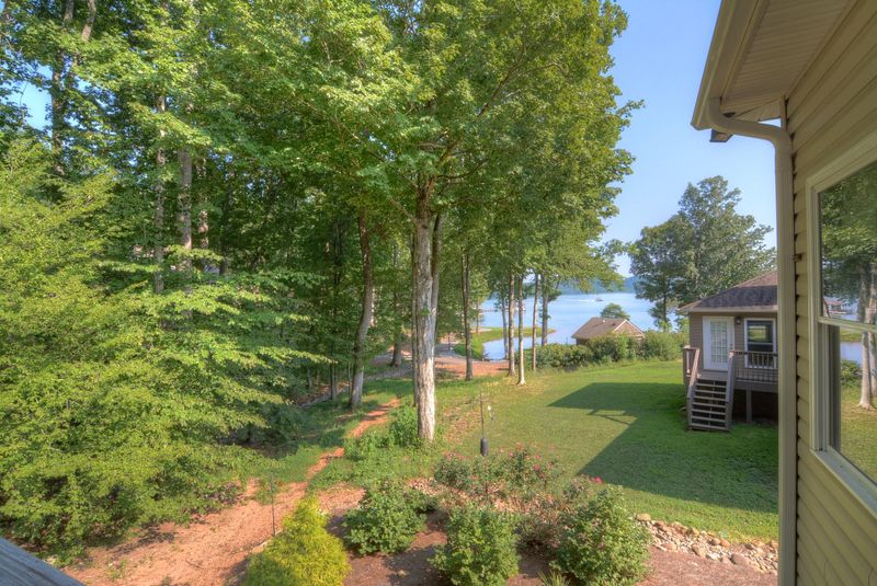 165 Walosi Way, Loudon, TN 37774