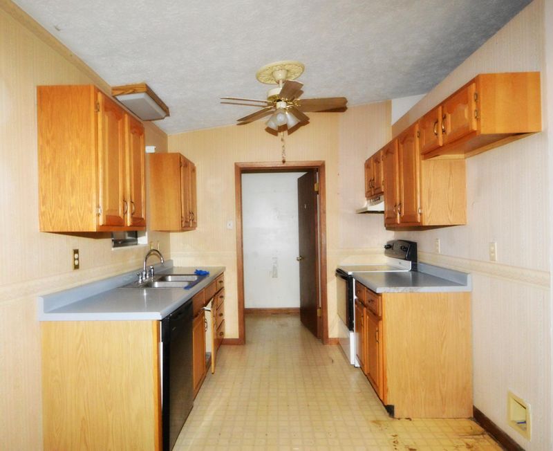165 White Loop Rd, Clinton, TN 37716
